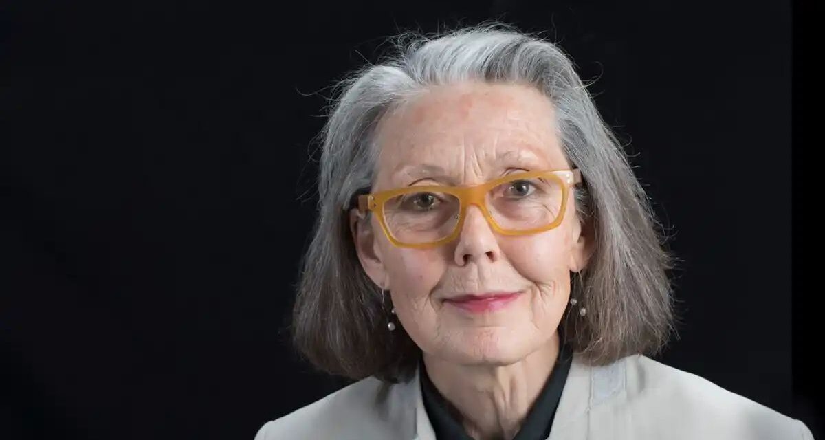 La escritora canadiense Anne Carson ganó el Premio Nobel de Literatura 2026