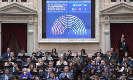 Mientras Javier Milei confrontaba en España, LLA votó dos leyes impulsadas por el peronismo