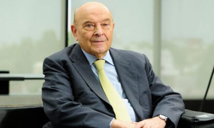 Domingo Cavallo alertó por el sobreajuste y la caída de la inversión