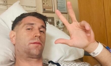 El Dibu Martínez publicó su primera foto tras la fractura de mandíbula y sorprendió con un detalle