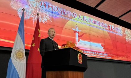 China apuntó contra Peter Lamelas y rechazó las acusaciones sobre su tecnología en Argentina