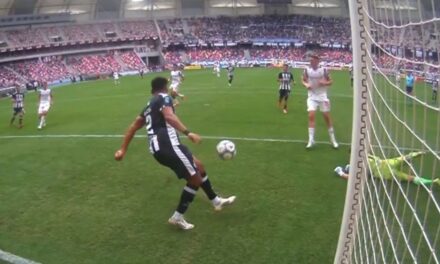La polémica en Central Córdoba vs. Estudiantes: la mano de Maciel sobre la línea y la roja que no llegó