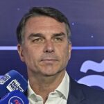 La Policía de Brasil investiga si Flávio Bolsonaro se fugó a la Argentina para viajar a EEUU en un avión privado