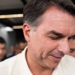 El Gobierno confirmó que Flávio Bolsonaro entró al país y viajó en un avión privado desde Puerto Iguazú hacia Ecuador