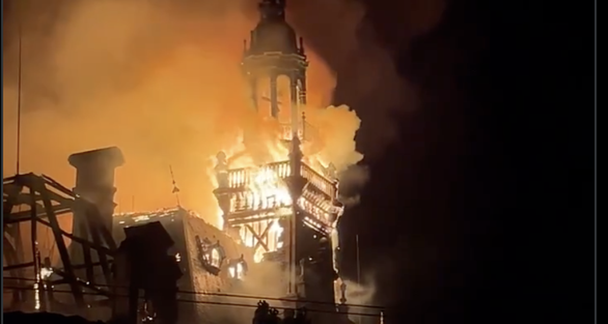 Así fue el incendio que afectó gravemente el ayuntamiento de Limoges