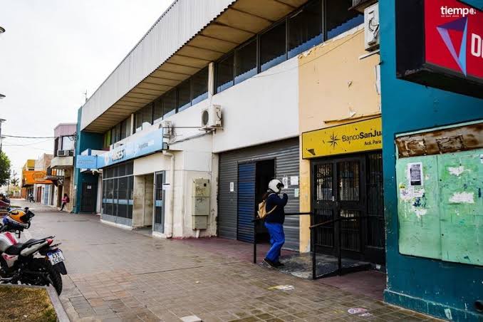 Un niño de 3 años llegó solo en un Uber a Rawson y la Policía investiga qué ocurrió