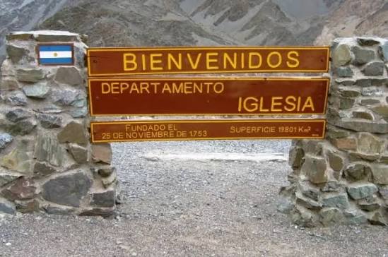 Iglesia analiza si habilita una polémica feria de ropa por kilo y crece la preocupación de los comerciantes
