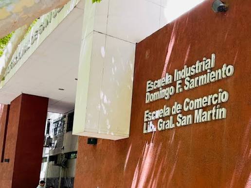 Escuela de Comercio: tres detenidos tras una pelea entre padres