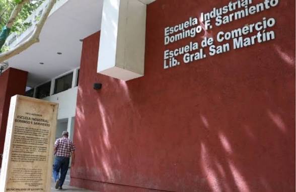 Avanza el amparo colectivo contra la UNSJ y esperan una definición urgente sobre la cautelar