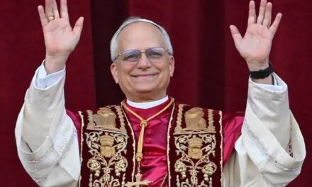 Viajes para ver al Papa: qué pasará con las reservas y cómo pedir la devolución del dinero si se suspende la visita