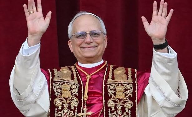 Viajes para ver al Papa: qué pasará con las reservas y cómo pedir la devolución del dinero si se suspende la visita