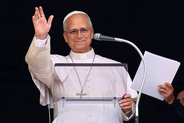 El papa León XIV reapareció tras su operación y agradeció las oraciones de los fieles