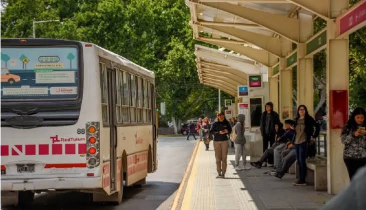 ATAP negó haber pedido un boleto de $1.550 y reclamó más fondos para sostener los colectivos