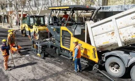 La Ciudad inicia la semana con trabajos de repavimentación en calle Santa Fe