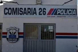 Un policía le salvó la vida a un bebé de dos meses que llegó ahogado a una comisaría de Chimbas