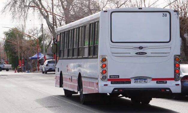 Por el paro de colectivos, Educación justificará las faltas y suspenderá evaluaciones