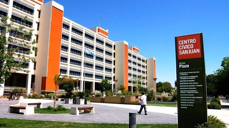 URGENTE: evacuaron el Centro Cívico tras el hallazgo de una nota en uno de los baños