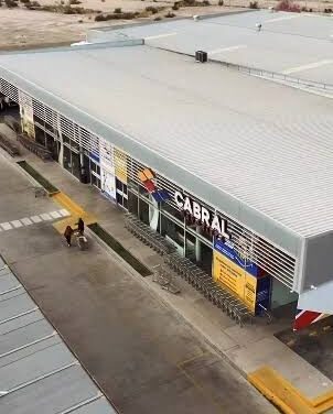 Cierra una sucursal de Cabral y 18 trabajadores quedan afectados en medio de la crisis del comercio