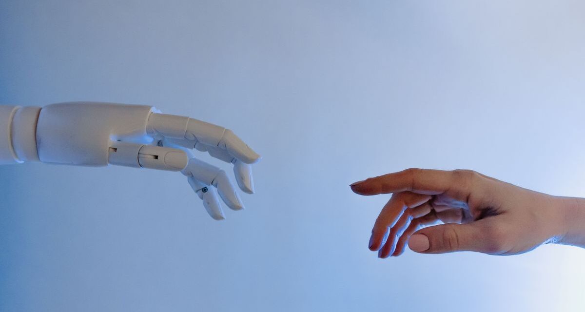 La ciencia predice la FUSIÓN BIOLÓGICA y tecnológica para 2045