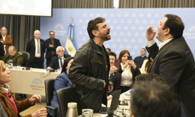 La Libertad Avanza pide expulsar a Juan Grabois y se suma a Provincias Unidas