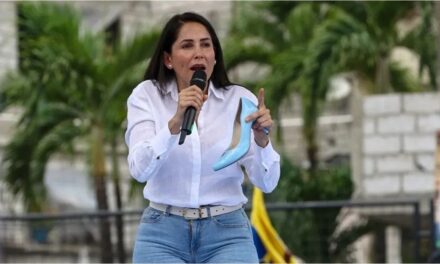 Detuvieron a la excandidata presidencial Luisa González por una investigación sobre presunto lavado de activos