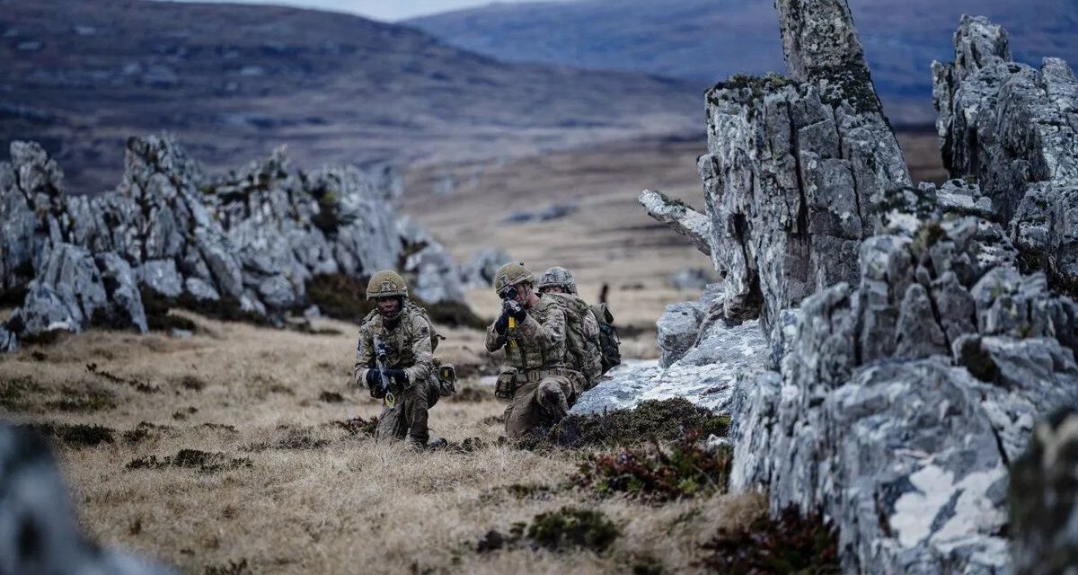 Así entrenó el Reino Unido para defender Malvinas