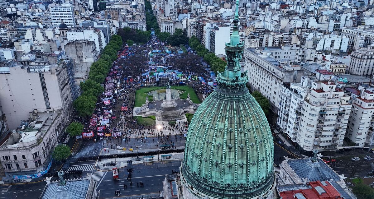 Las mejores imágenes de la Marcha Federal Universitaria frente al Congreso