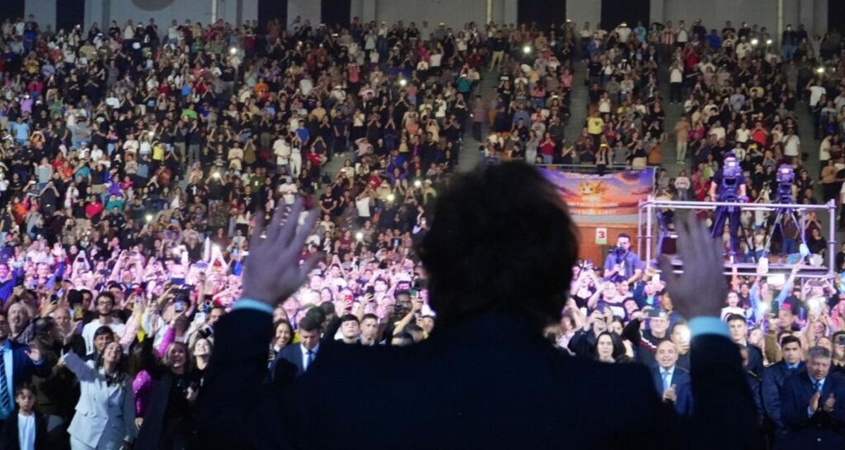 Javier Milei viaja a Neuquén para participar de la inauguración de un templo evangélico