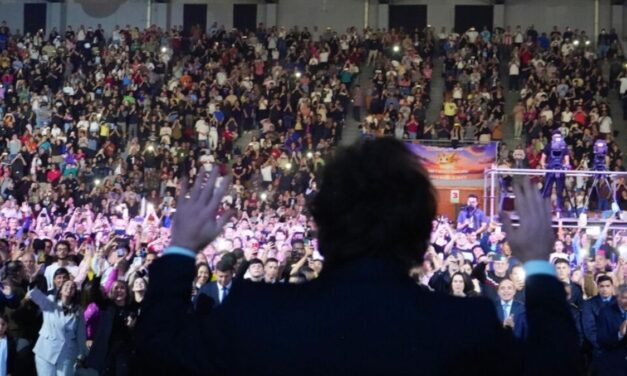 Javier Milei viaja a Neuquén para participar de la inauguración de un templo evangélico