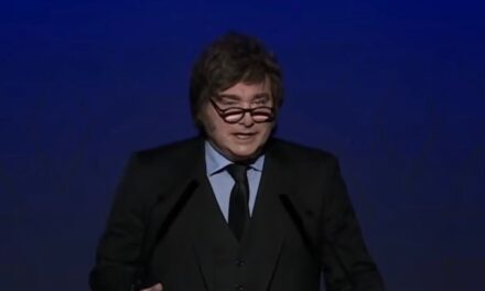 Javier Milei defendió el superávit energético y aseguró que “estamos a pocos pasos del millón de barriles diarios