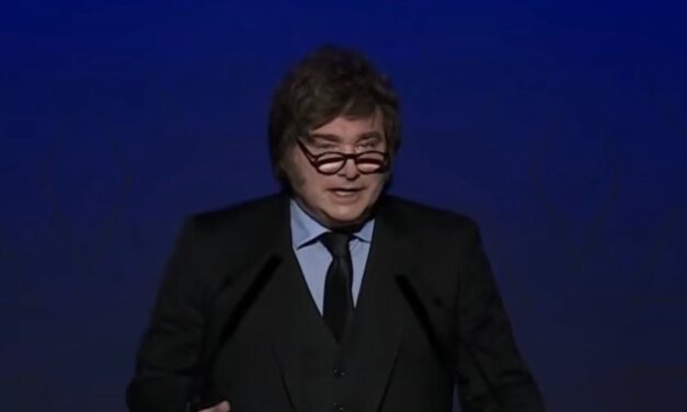 Javier Milei defendió el superávit energético y aseguró que “estamos a pocos pasos del millón de barriles diarios