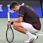 Djokovic complicó su camino a las ATP Finals con dura derrota en Shanghái