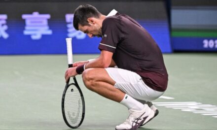 Djokovic complicó su camino a las ATP Finals con dura derrota en Shanghái