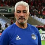Omar De Felippe estalló en conferencia de prensa tras la derrota de Talleres frente a Boca
