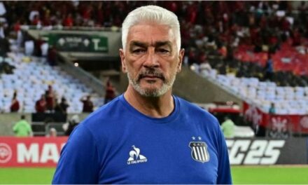 Omar De Felippe estalló en conferencia de prensa tras la derrota de Talleres frente a Boca