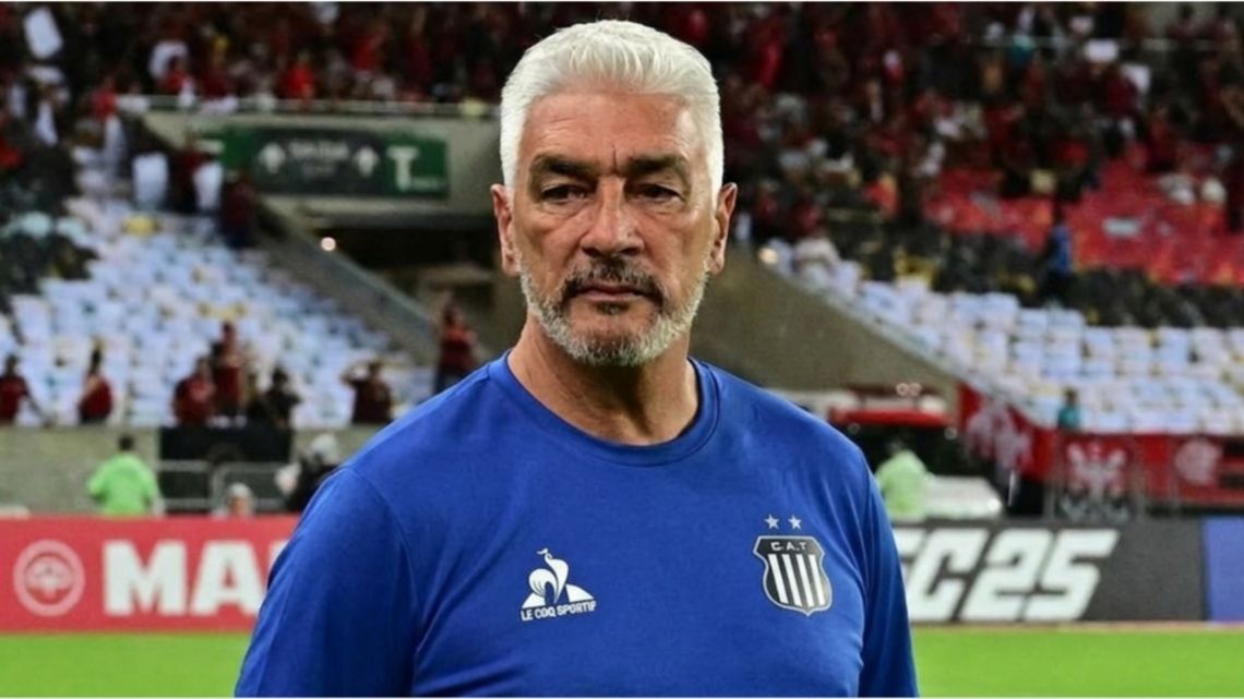 Omar De Felippe estalló en conferencia de prensa tras la derrota de Talleres frente a Boca