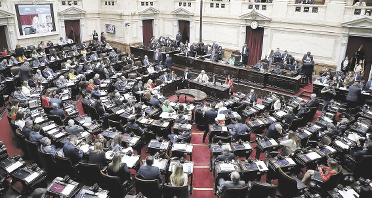 Diputados de la oposición exigen al Gobierno explicaciones por la fuga de Flávio Bolsonaro