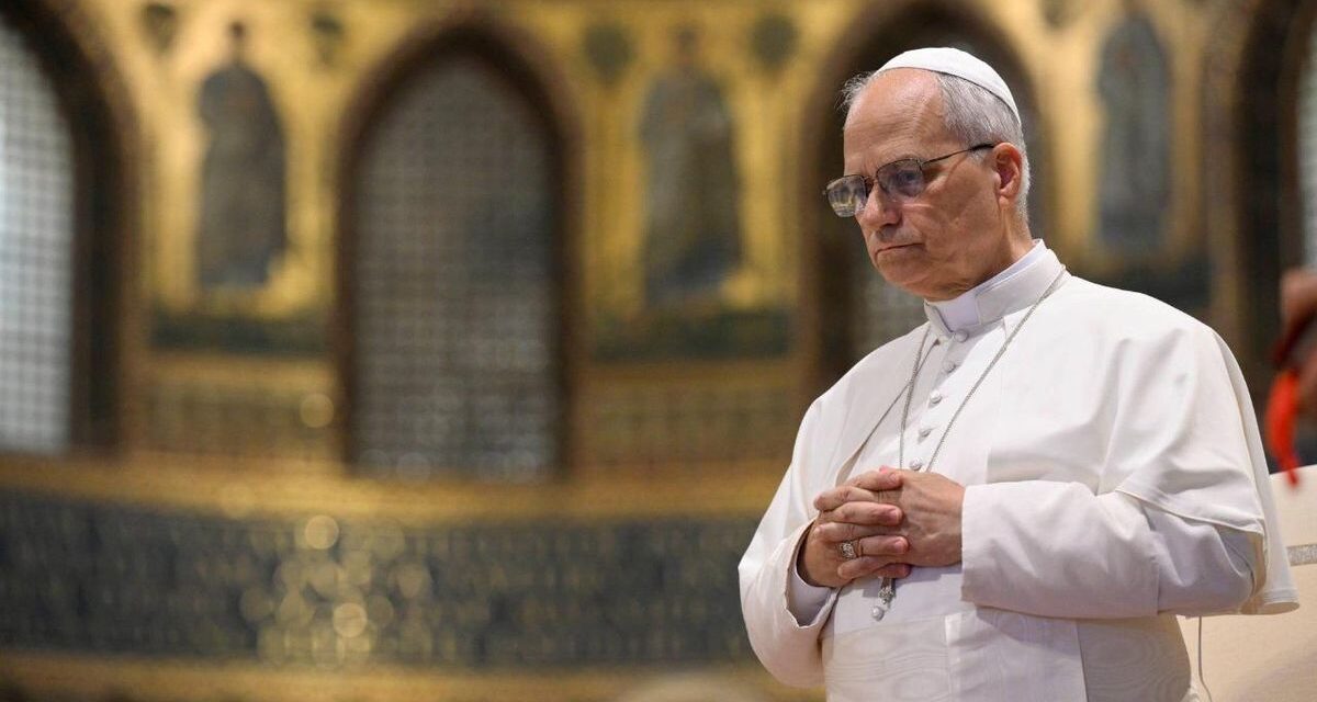 El Vaticano confirmó cuándo será operado el papa León XIV: cuánto tiempo permanecerá internado
