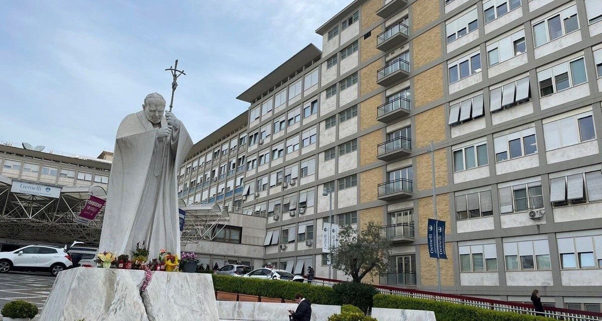 Del atentado a Juan Pablo II y el antecedente de Francisco a la operación de León XIV