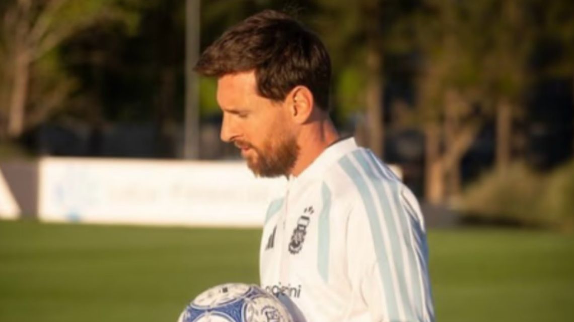 «Momentos especiales que voy a extrañar»: El conmovedor mensaje de Messi a horas de su retiro de la Selección