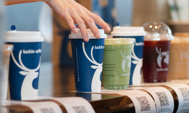 Cómo funciona Luckin Coffee, la “Starbucks china” que se expande con su modelo futurista: una mirada desde adentro