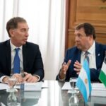 Gobernador dialoguista se mide con La Libertad Avanza de Javier Milei en el primer test de la campaña 2027