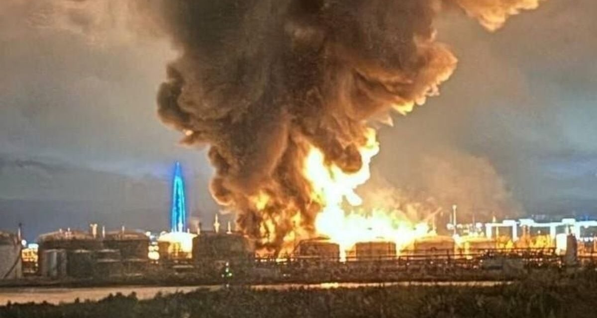 Ucrania lanzó más de 1.000 drones contra Rusia e incendió instalaciones petroleras en San Petersburgo