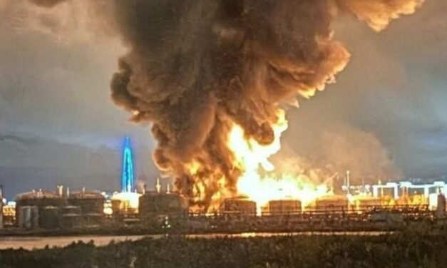 Ucrania lanzó más de 1.000 drones contra Rusia e incendió instalaciones petroleras en San Petersburgo