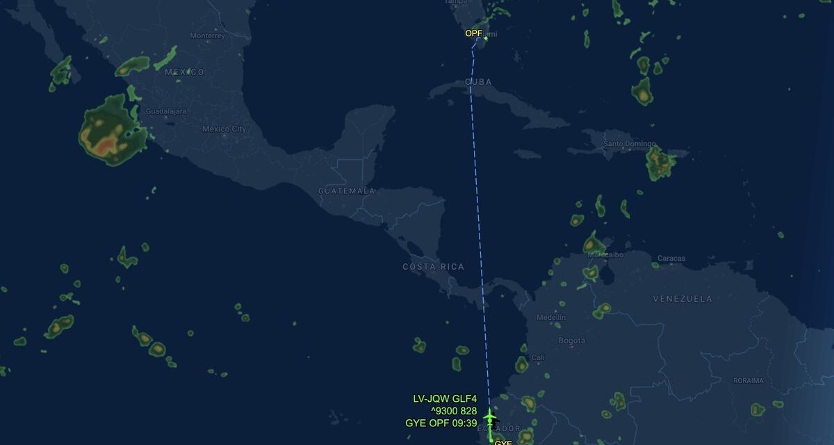El vuelo privado desde Argentina, la escala en Ecuador y su destino